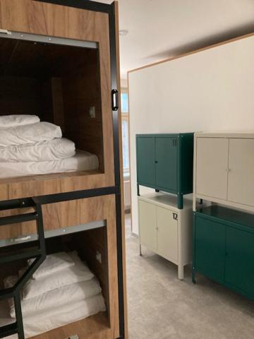 Capsule Hostel Andel Centre Spirit Prag Exteriör bild