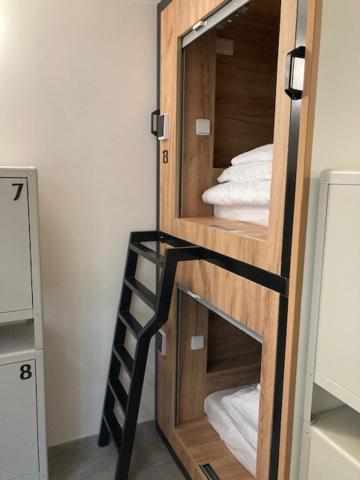 Capsule Hostel Andel Centre Spirit Prag Exteriör bild