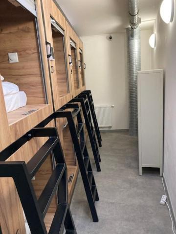 Capsule Hostel Andel Centre Spirit Prag Exteriör bild