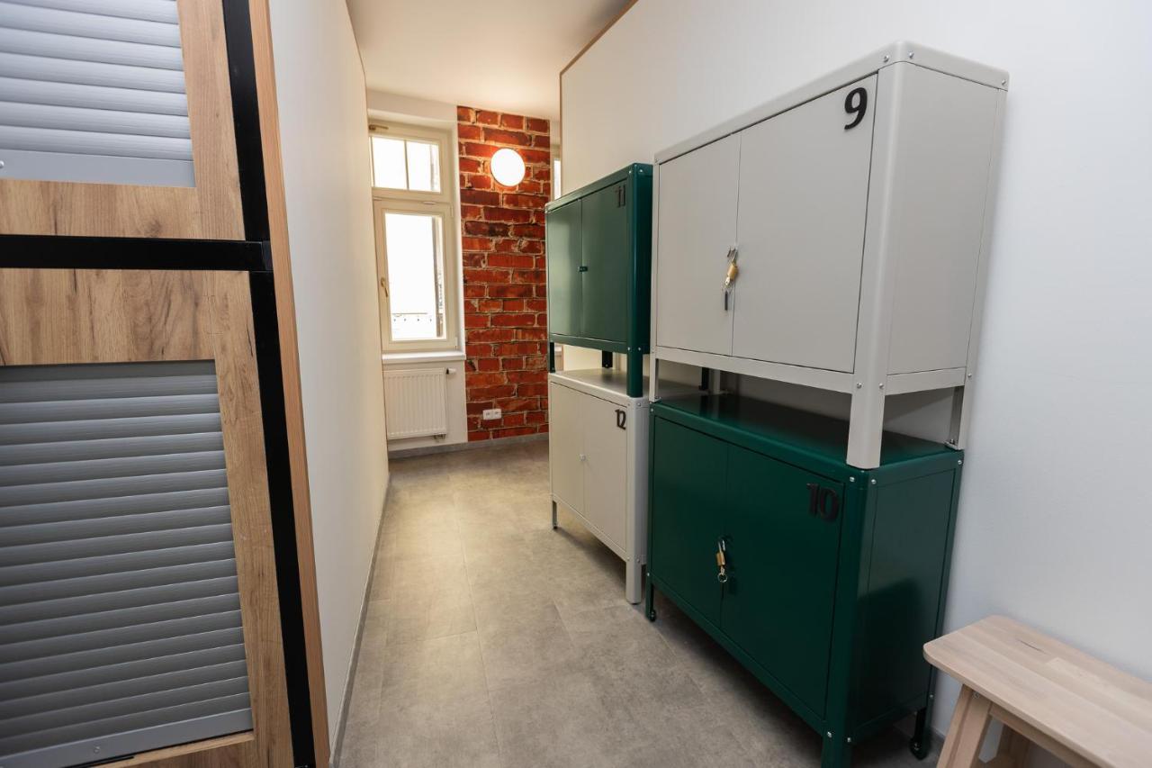 Capsule Hostel Andel Centre Spirit Prag Exteriör bild